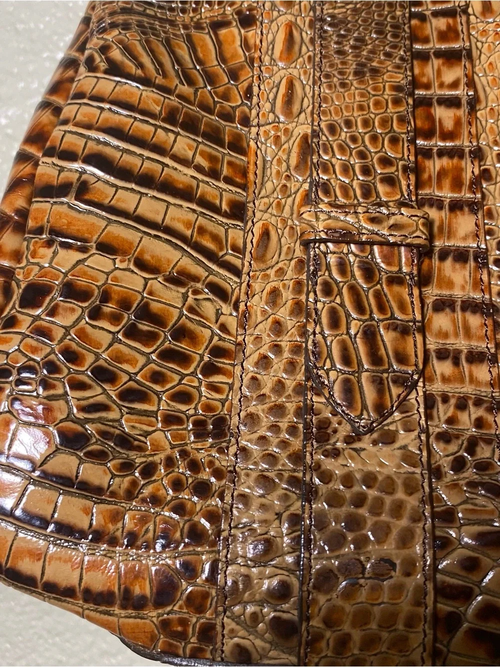 Brahmin structured shoulder